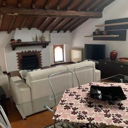 Daisy House: Nice Attic In The Historical Center Saló Exterior foto