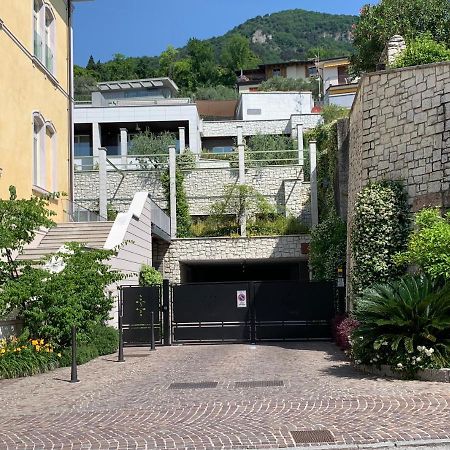 Daisy House: Nice Attic In The Historical Center Saló Exterior foto