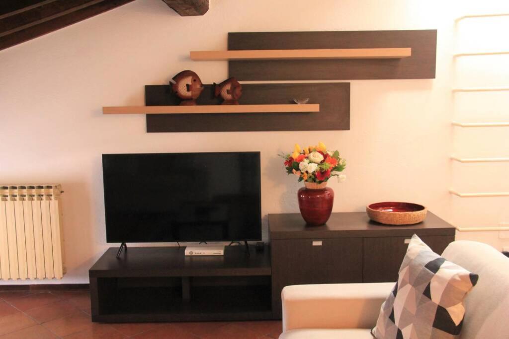 Daisy House: Nice Attic In The Historical Center Saló Exterior foto